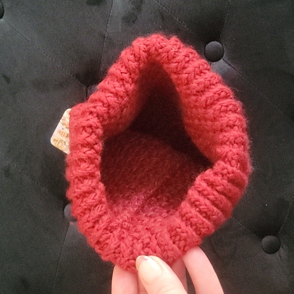 Known Supply Knit Cap Ruby NWT - Picture 7 of 10